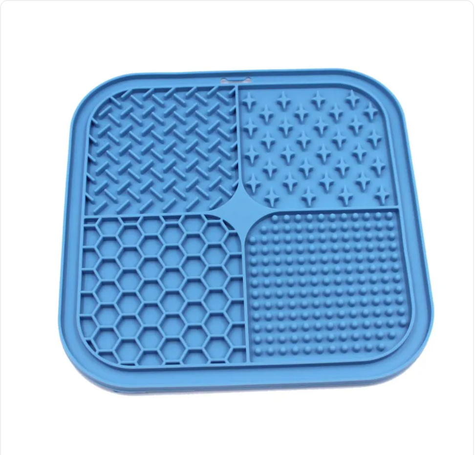 Silicone Lick Mat — Slow Feeding. Calm Behavior. Controlled Routine.