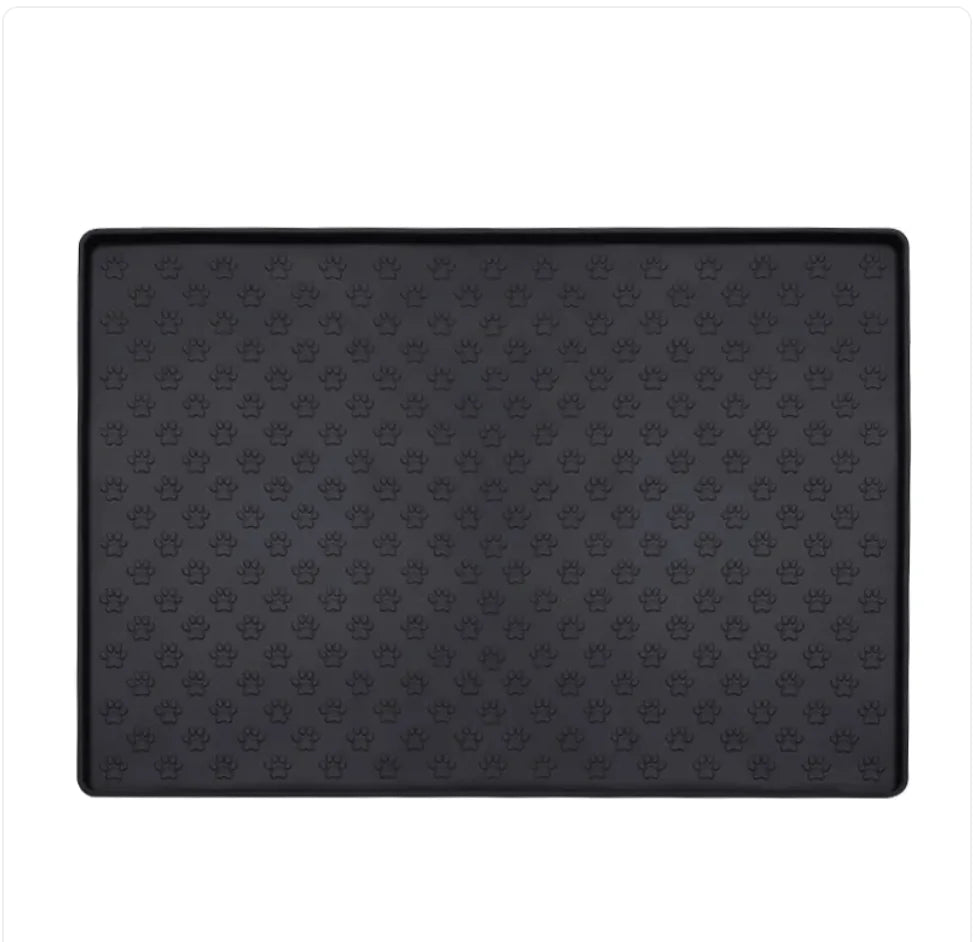 Silicone Feeding Mat — Contain Spills. Stabilize Bowls. Protect Floors.