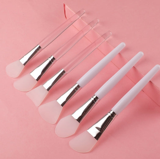 Silicone Mask Applicator Brush — Even Spread. Zero Absorption. Clean Application.
