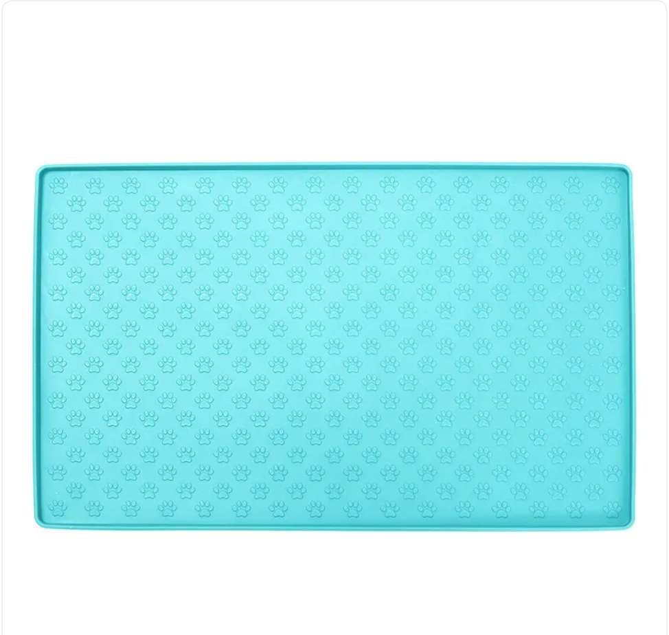 Silicone Feeding Mat — Contain Spills. Stabilize Bowls. Protect Floors.