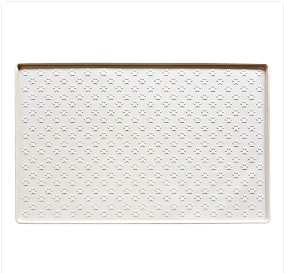 Silicone Feeding Mat — Contain Spills. Stabilize Bowls. Protect Floors.