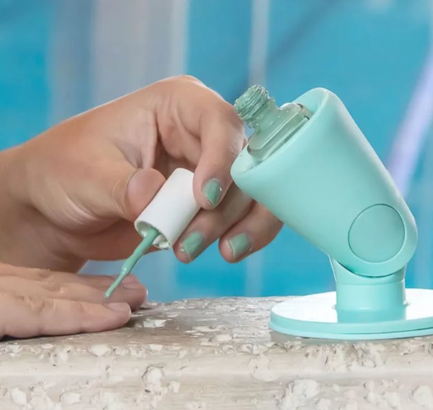 Silicone Nail Polish Holder — Stable Angle. Clean Application. No Spills.
